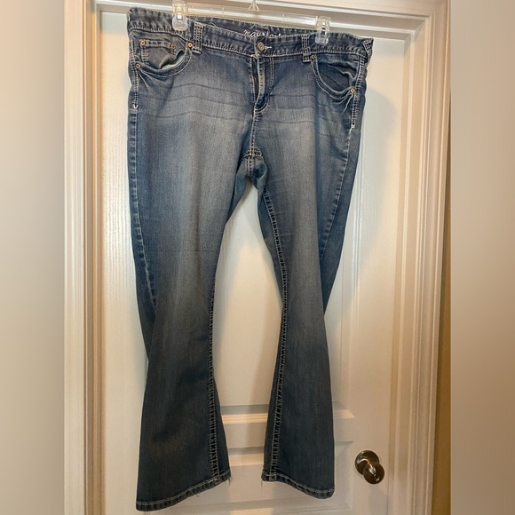 Maurices, size 22 Reg, light wash denim. Distressed hem. - Picture 1 of 2